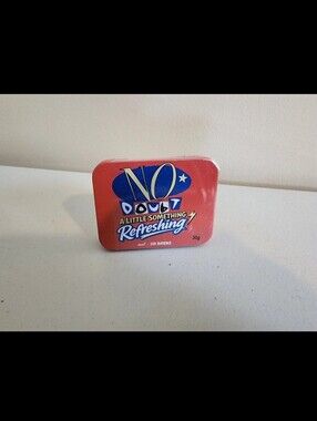NO DOUBT A Little Something Refreshing Tin - Red